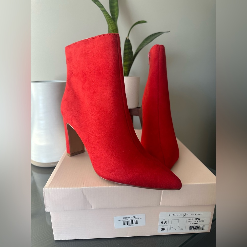 ✨ New Chinese Laundry boots